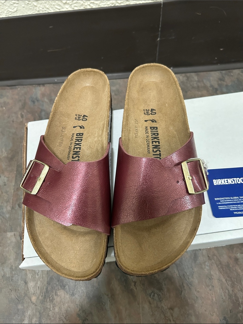 Birkenstock Catalina Grace Metallic Wine Big Buckle Sandals BRAND NEW BOX Size 9 - Picture 16 of 16